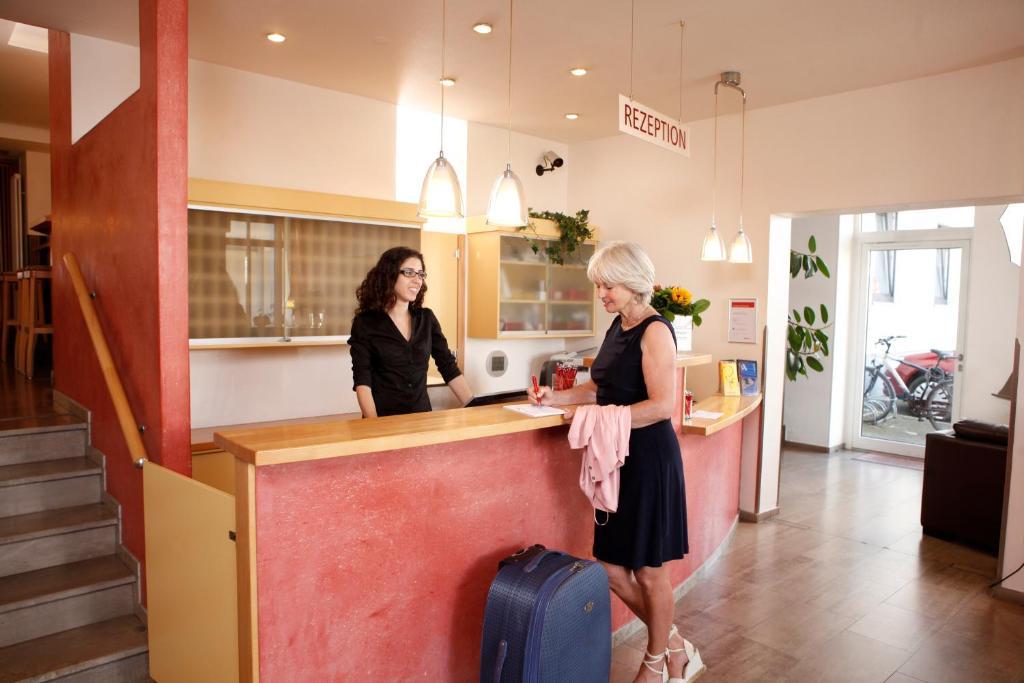 Hotel Rennschuh เกิตทิงเงน ภายนอก รูปภาพ
