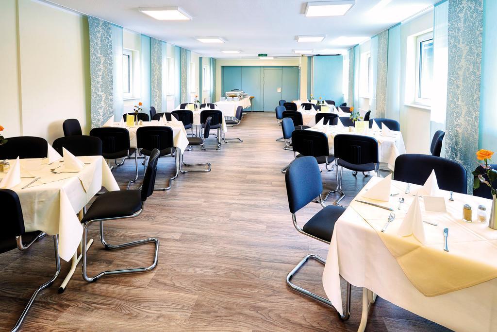 Hotel Rennschuh เกิตทิงเงน ภายนอก รูปภาพ